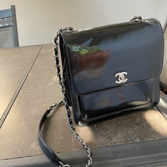 CHANEL Vintage Patent Leather Flap CC Bag AUTHENTIC in great condition! - Picture 5 of 16